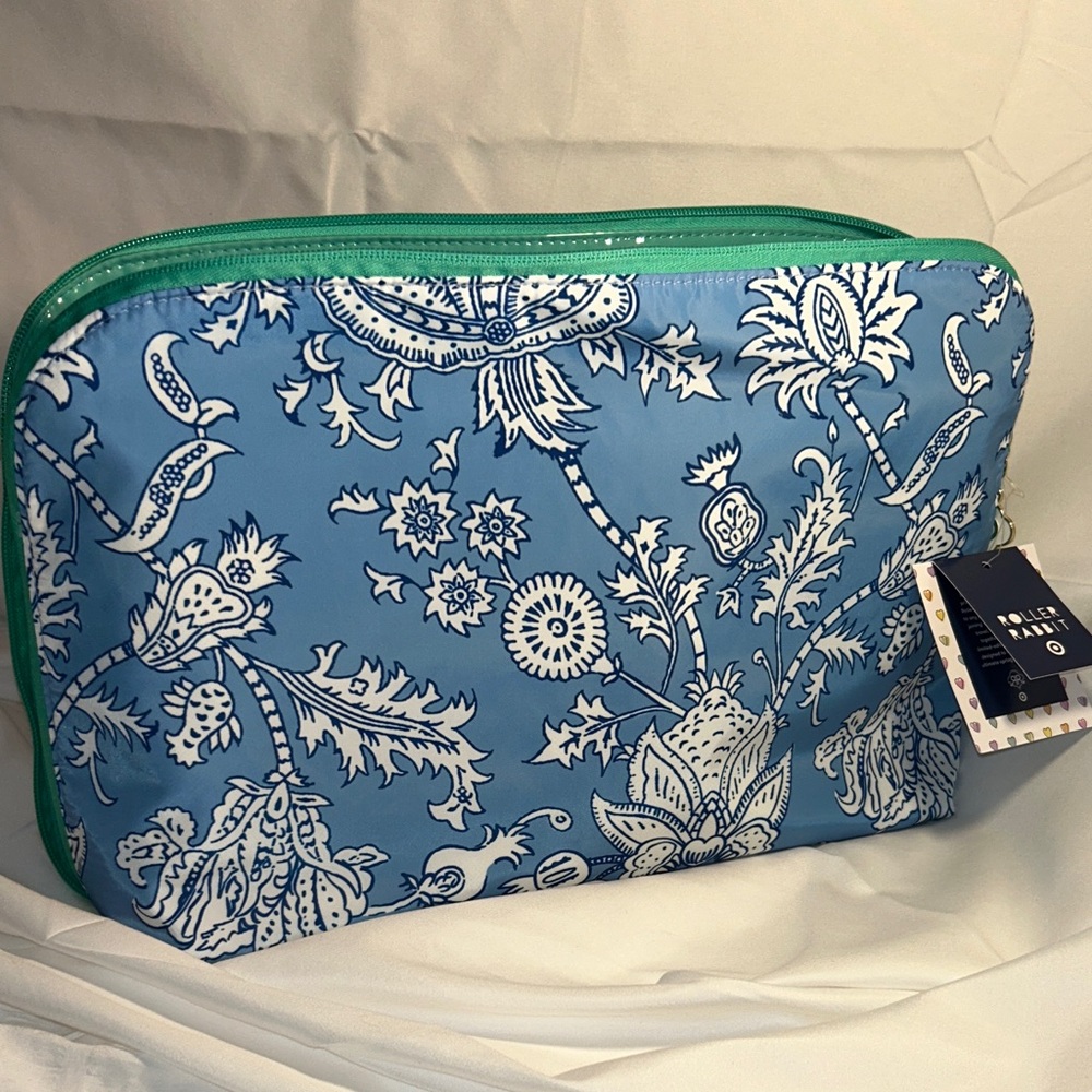 Roller Rabbit Target Blue Floral Cosmetic Bag with Green Trim Beauty Bag Set